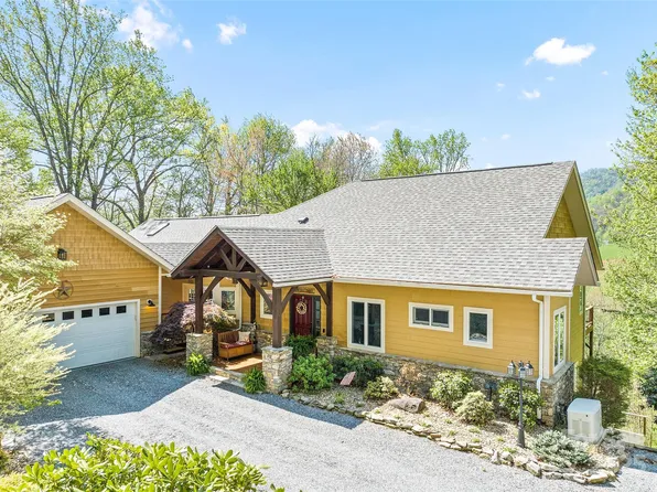 79 Cranberry Ln, Waynesville, NC 28785