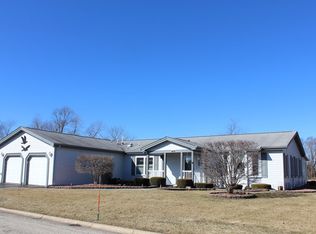 1408 Winners Cir, Grayslake, IL 60030