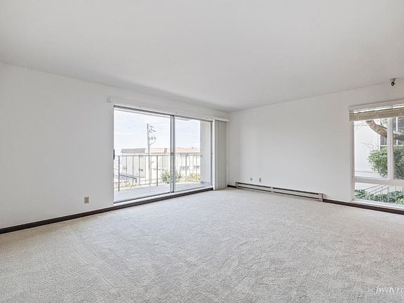 4th image of 160 Gardenside Dr APT 103