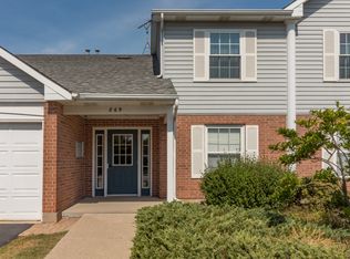 869 Golf Course Rd UNIT 4, Crystal Lake, IL 60014