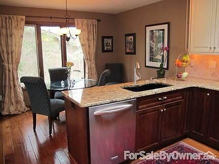 Kitchen & Dining area