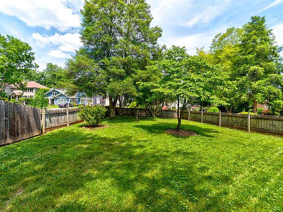 5th image of 1125 E Nokomis Cir