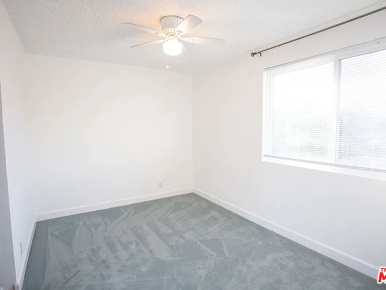 11674 La Grange Ave — Photo 12