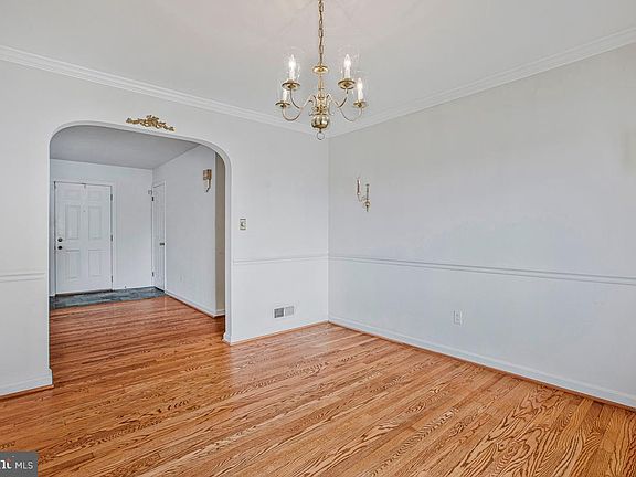 5th image of 5606 Park Rd