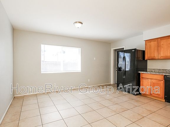 3rd image of 4147 W Loma Ln