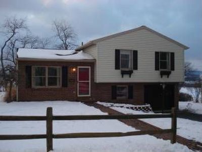 2460 Buchenhorst Rd, State College, PA, 16801