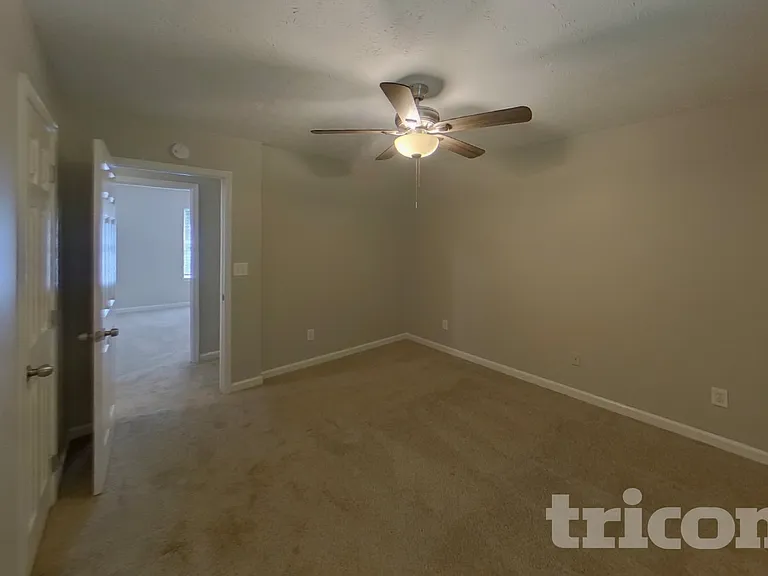4702 Bullock Ln — Photo 7