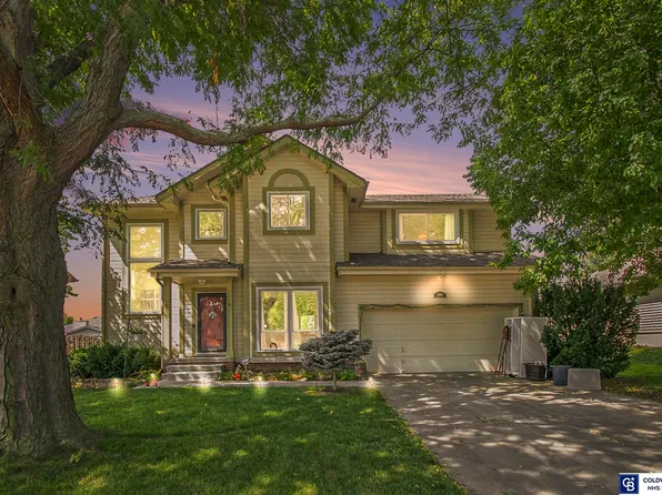 2009 Eagle Ridge Dr, Papillion, NE 68133