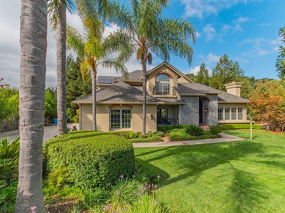 2nd image of 8595 Larkspur Ln