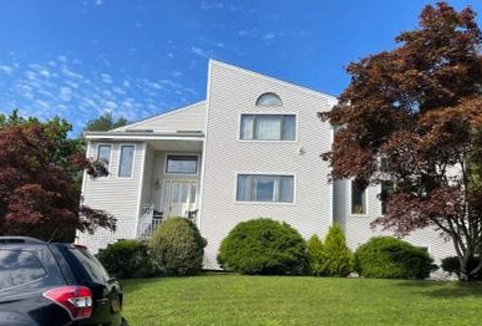 1st image of 7 Malcolm Wilson Ln