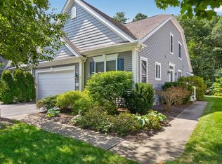 6 Autumn Gln, Plymouth, MA 02360