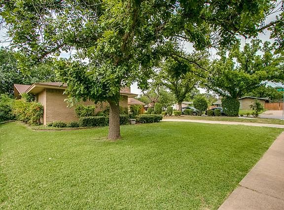 3rd image of 3631 High Bluff Dr