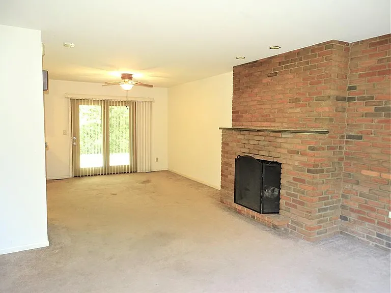 110 Garden Ave — Photo 4