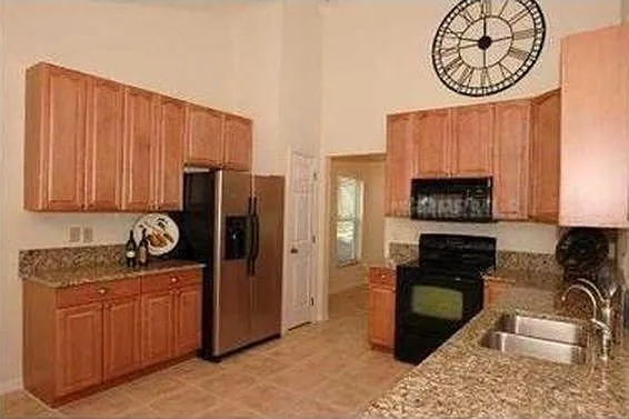 3 bed, 1659 sqft, $2,600 — Photo 3