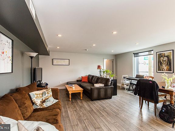 5th image of 512 E Girard Ave APT 303