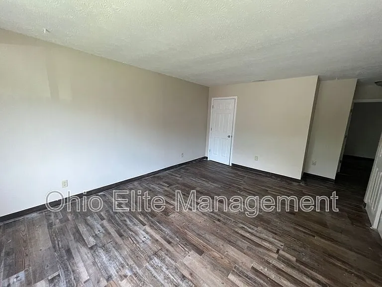 48 N Eureka Ave — Photo 4