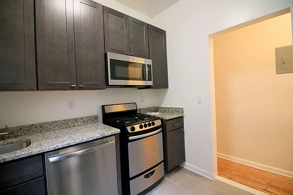 Rented by Link NY Realty | media 36