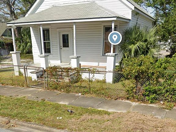 3rd image of 410 E Desoto St