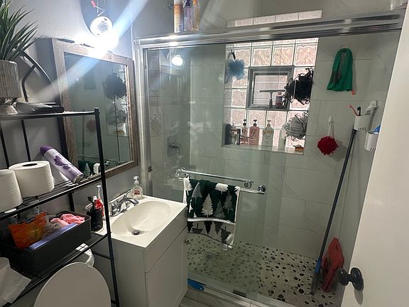 4th image of 1644 N Mason Ave #2