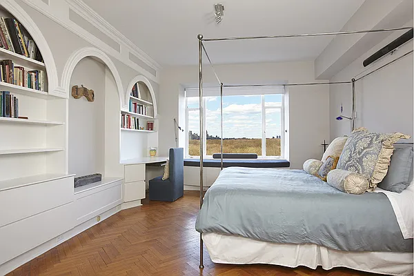 Sold by Stribling | media 1