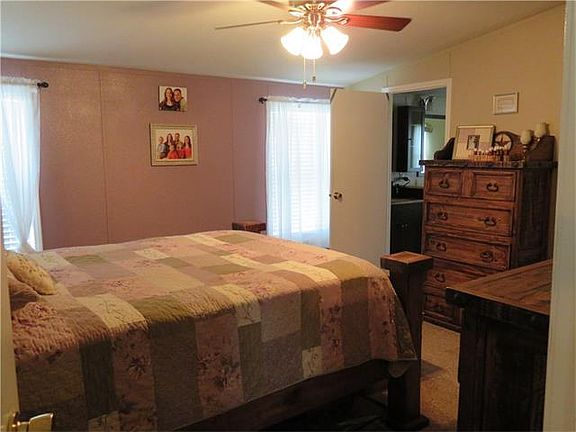 5th image of 445 Sunflower Cir
