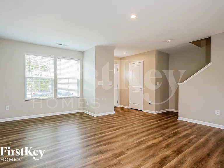 14 Windchime Ct — Photo 4
