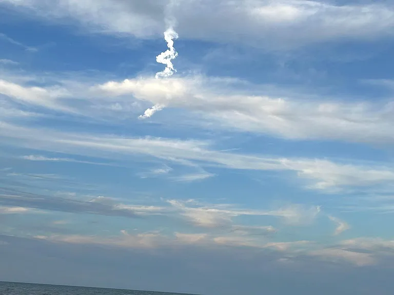 THIS IS THE SPACE COAST -CLOUDY DAY BUT LOTS OF FUN LESS THAN 2 MILES TO THE BEACH