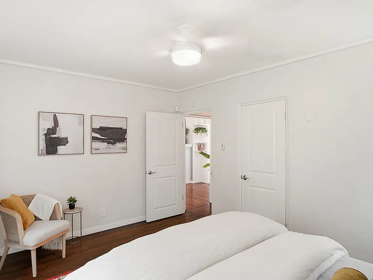 13360 Magnolia Blvd — Photo 45