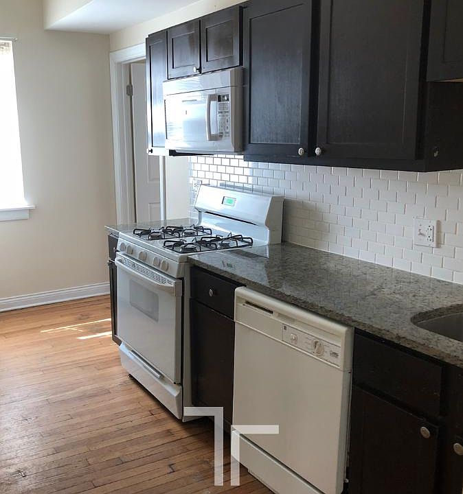 2nd image of 4433 W Fullerton Ave #44372