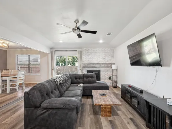 7037 Misty Meadow Dr S, Fort Worth, TX 76133