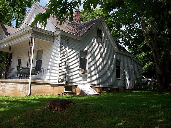 2nd image of 103 Vine St
