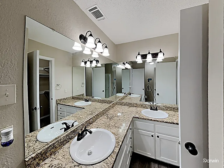 1714 Knob Hill Dr — Photo 6