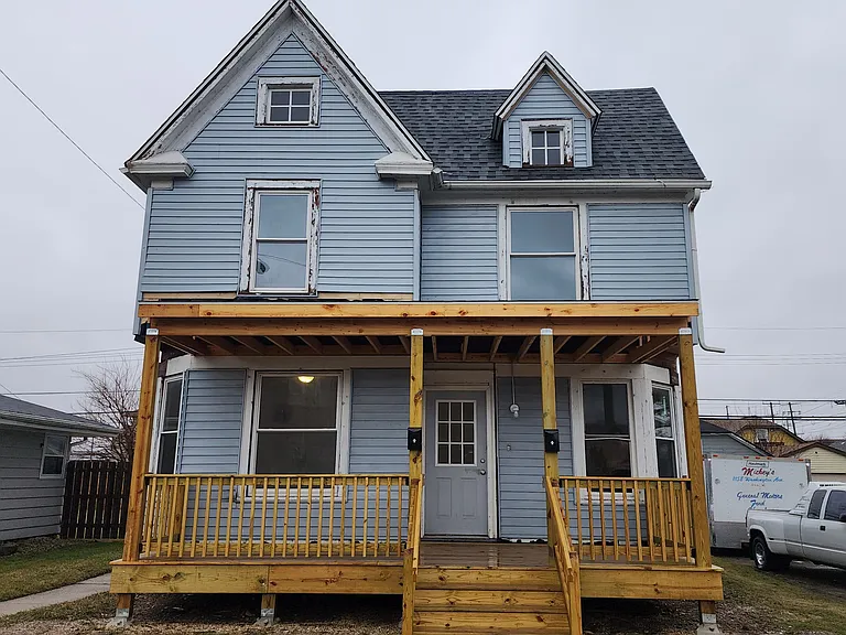 2320 Howe St — Photo 28