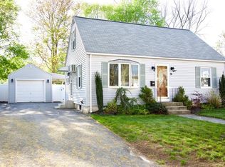 18 Colonial Way, West Warwick, RI 02893