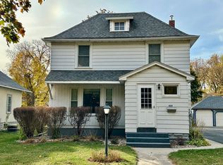 525 7th St NW, Willmar, MN 56201