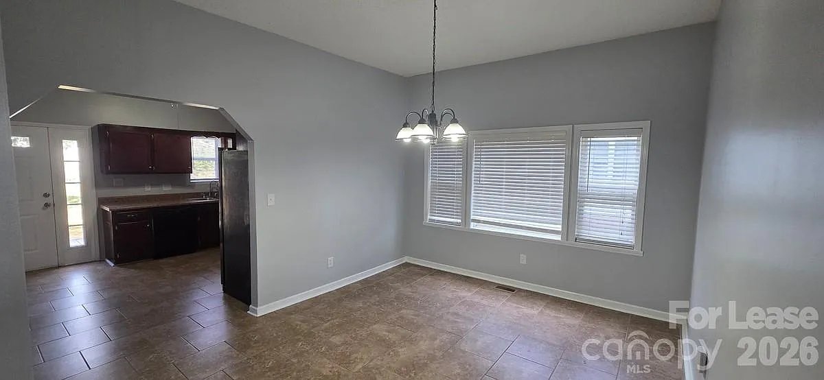 3 bed, 2.0 bath, $1,495 — Photo 4