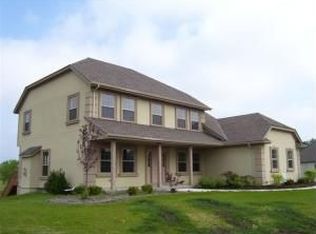 W217N5555 Adamdale Dr, Menomonee Falls, WI 53051