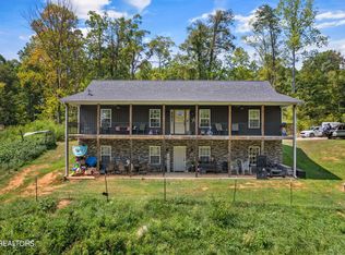 422 Easterly Cir, Lake City, TN 37769