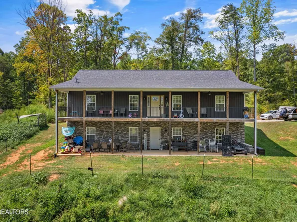 422 Easterly Cir, Lake City, TN 37769