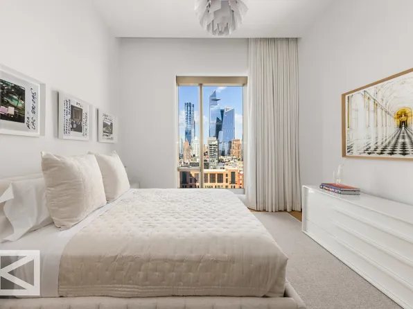 551 West 21st Street image 29 of 31