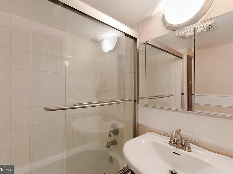 1245 13th St NW #301 — Photo 10