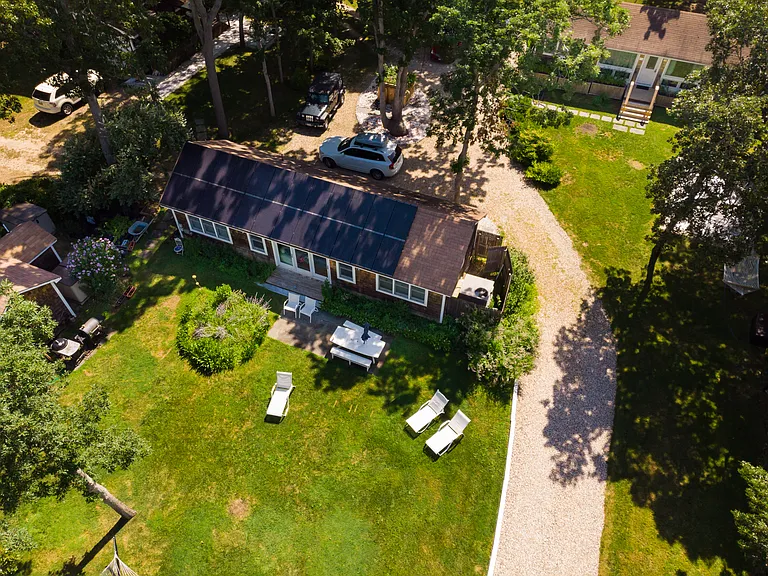 16 Mudford Ave — Photo 48