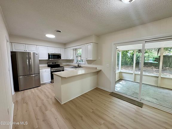 5th image of 438 Sausalito Drive