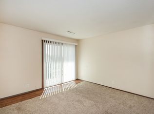 Central Avenue Apartments, Bettendorf, IA 52722