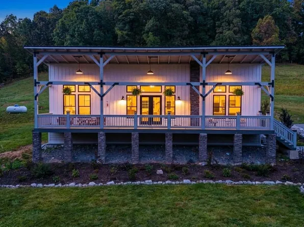 380 Grand Oak Dr, Jonesville, VA 24263
