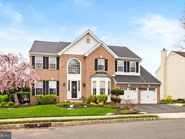 11 Gate Ct, Burlington, NJ 08016