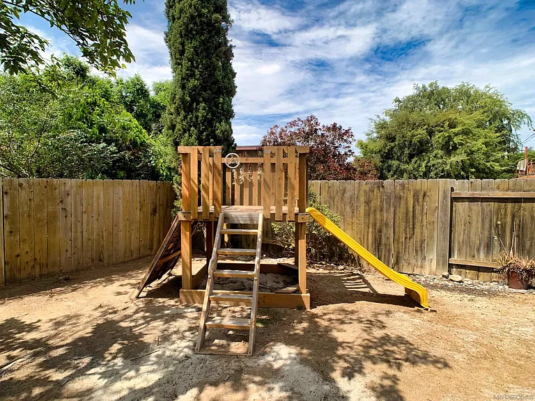 6190 Dixie Dr — Photo 16