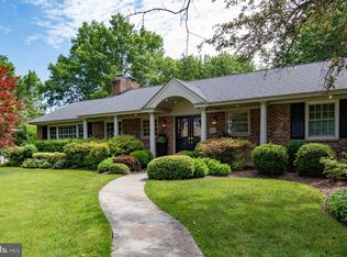 7215 Burtonwood Dr, Alexandria, VA 22307