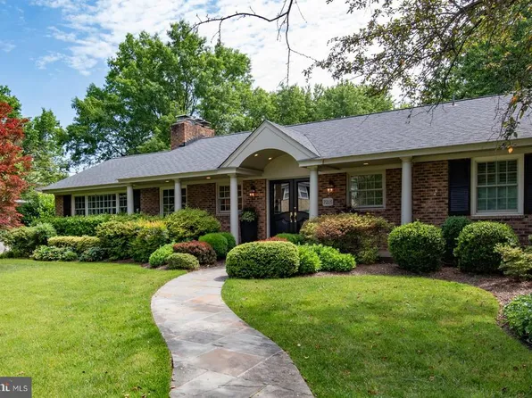 7215 Burtonwood Dr, Alexandria, VA 22307