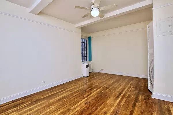 1st image of 5 Tudor City Pl APT 1630